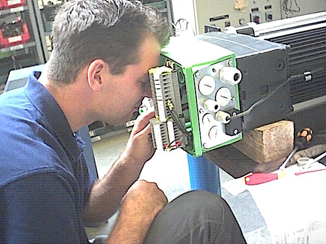 2002 - Nach Abschluss unserer Ausbildung zum Industrieelektroniker hatten wir noch 4 Wochen zu "Arbeiten" bevor Jan den Weg des Lehrers einschlug und ich des Mediengestalters.