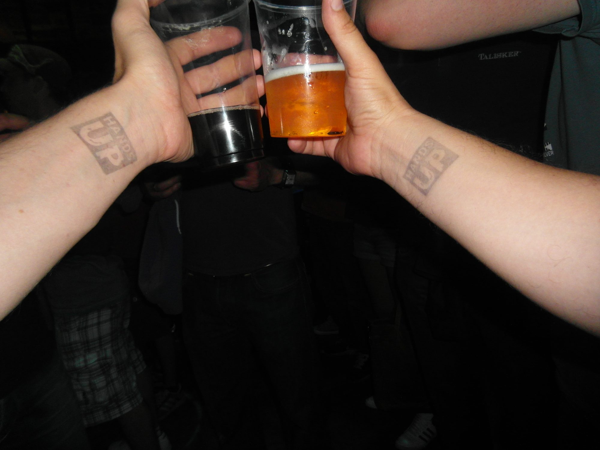 Hands up!