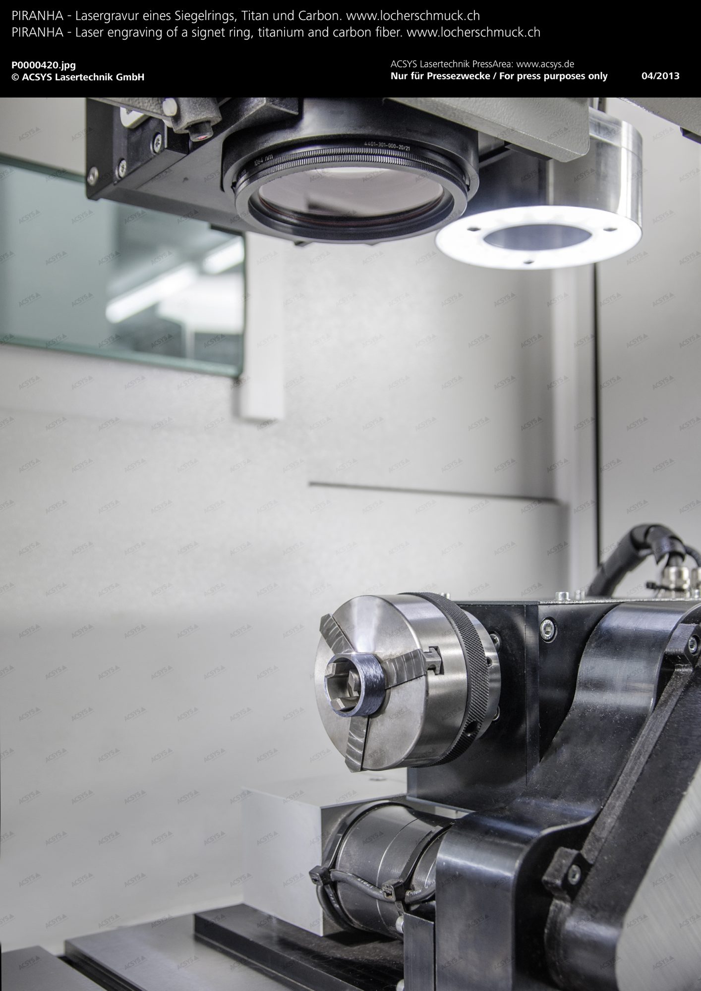 Lasergravur eines Siegelrings, Titan und Carbon - www.locherschmuck.ch