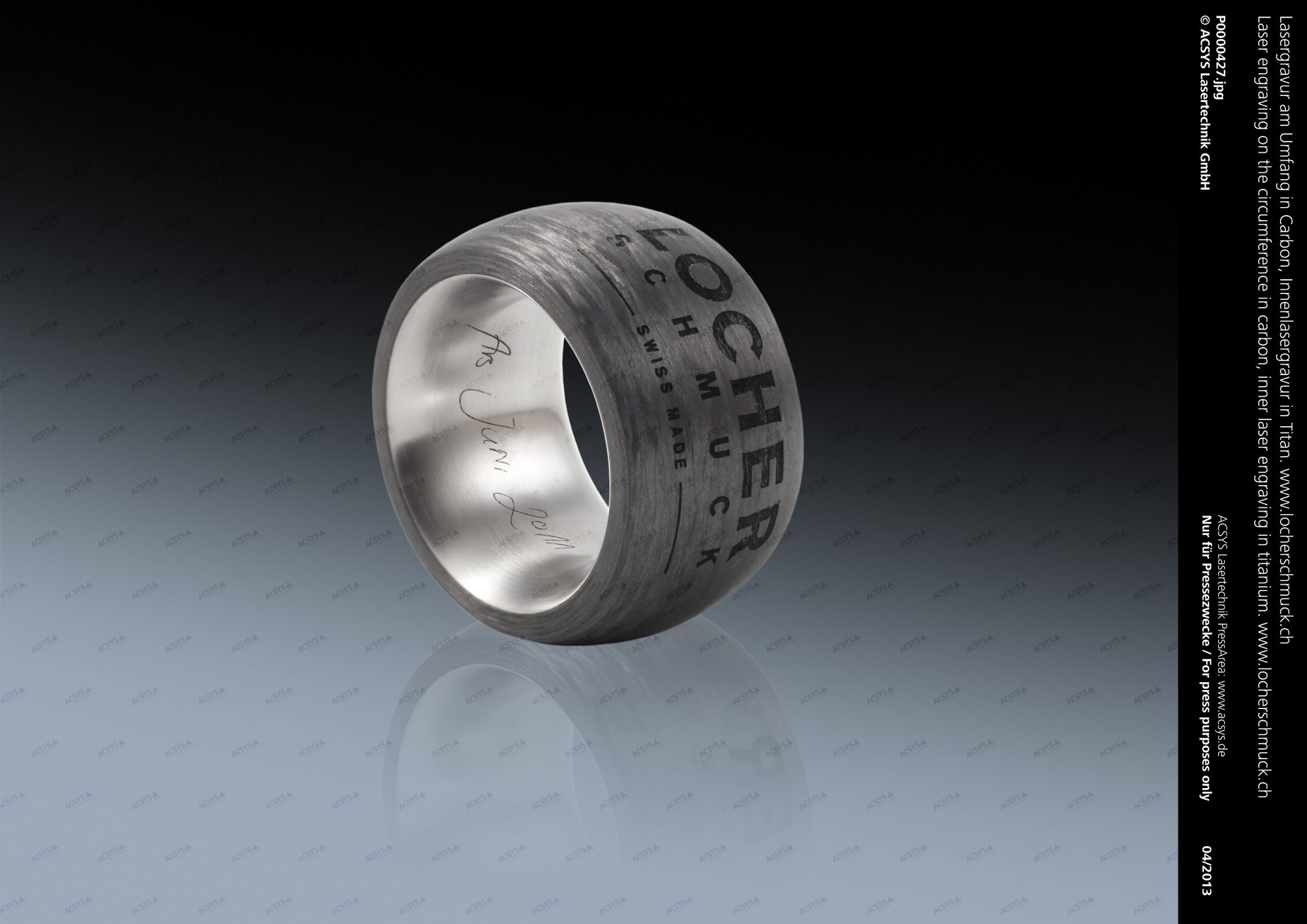 Lasergravur am Umfang in Carbon, Innenlasergravur in Titan