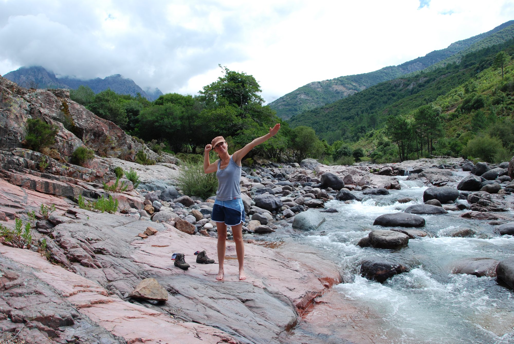 Luisa post im Fangotal auf Korsika