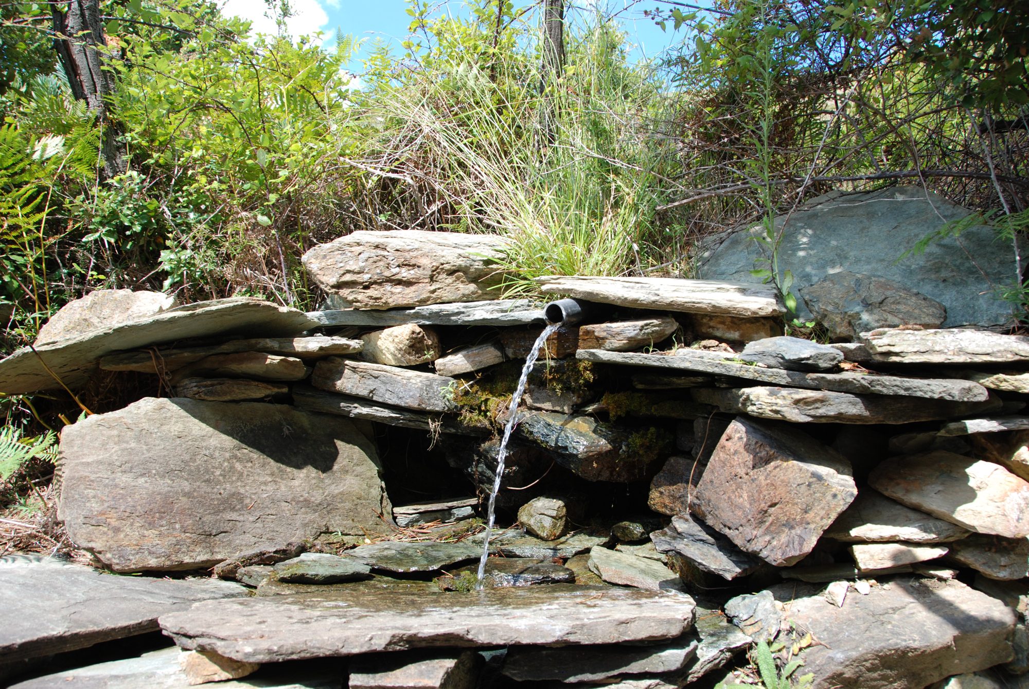 Quelle während der Wanderung Richtung Monte Stello